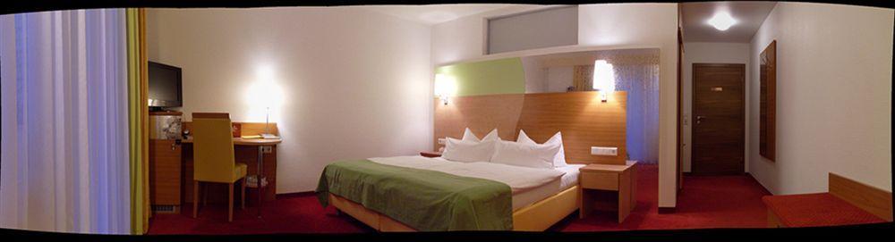 Central Boutique Hotel Бад Мергентхайм Екстериор снимка