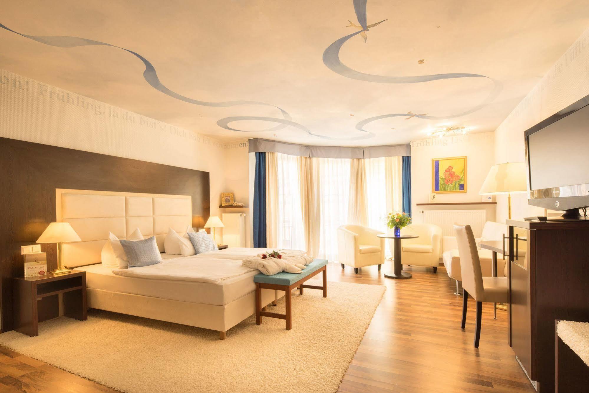 Central Boutique Hotel Бад Мергентхайм Екстериор снимка