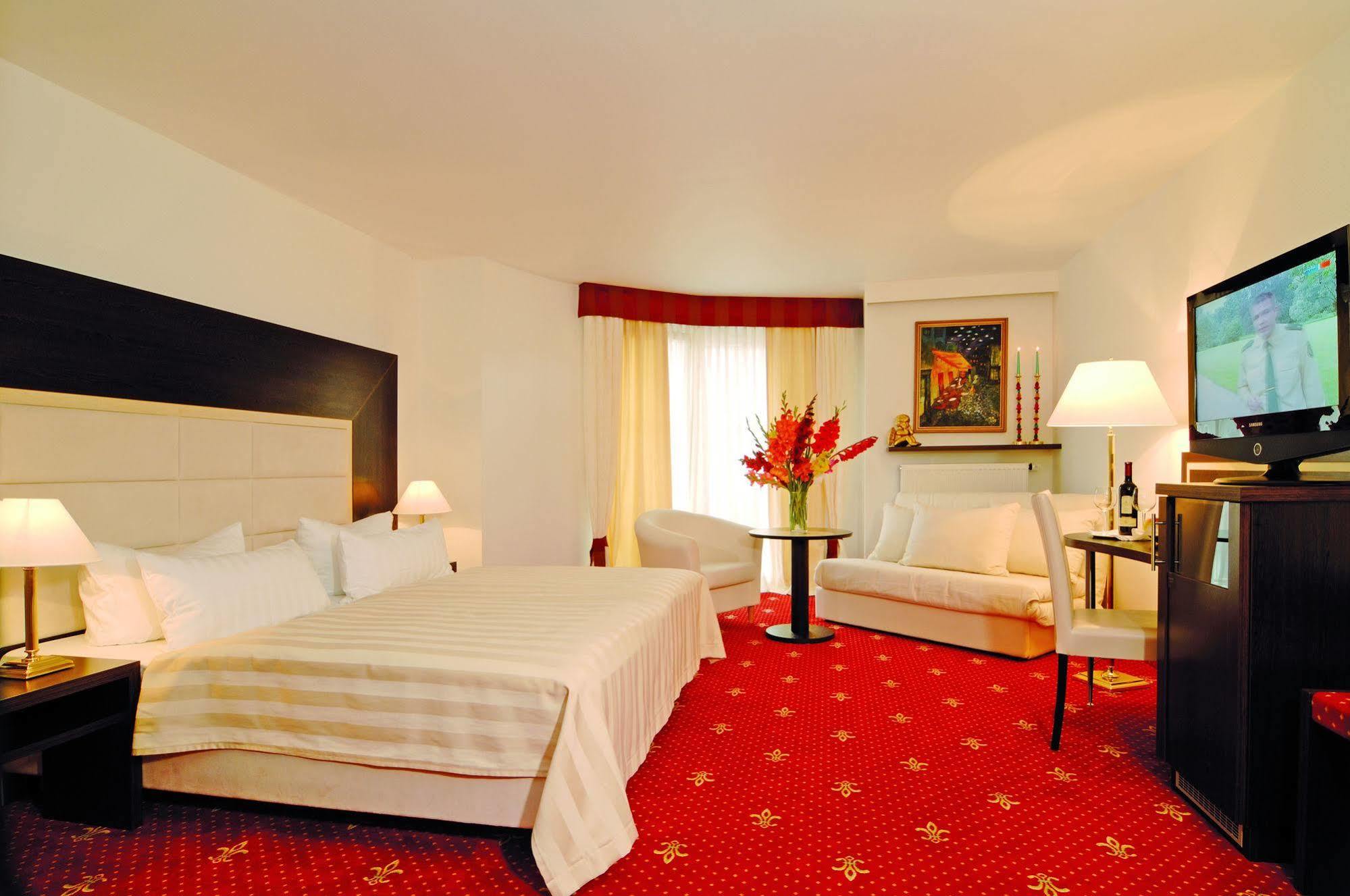 Central Boutique Hotel Бад Мергентхайм Екстериор снимка