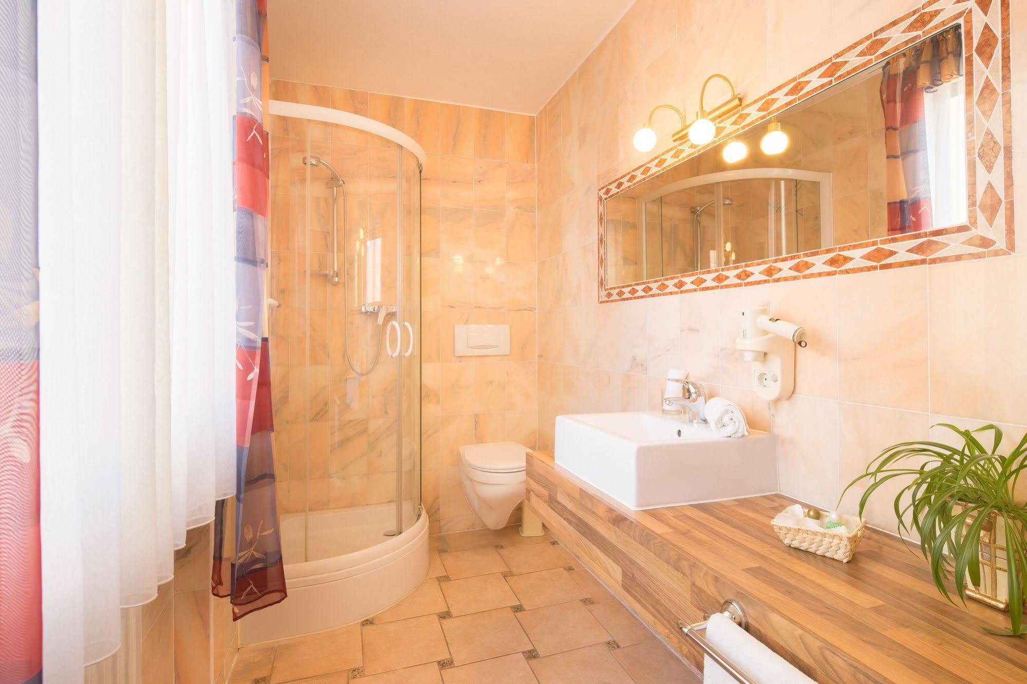Central Boutique Hotel Бад Мергентхайм Екстериор снимка